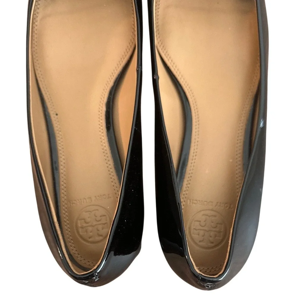 Tory Burch Gigi Black Patent Leather Block Heel Pumps Gold Logo Size 8.5